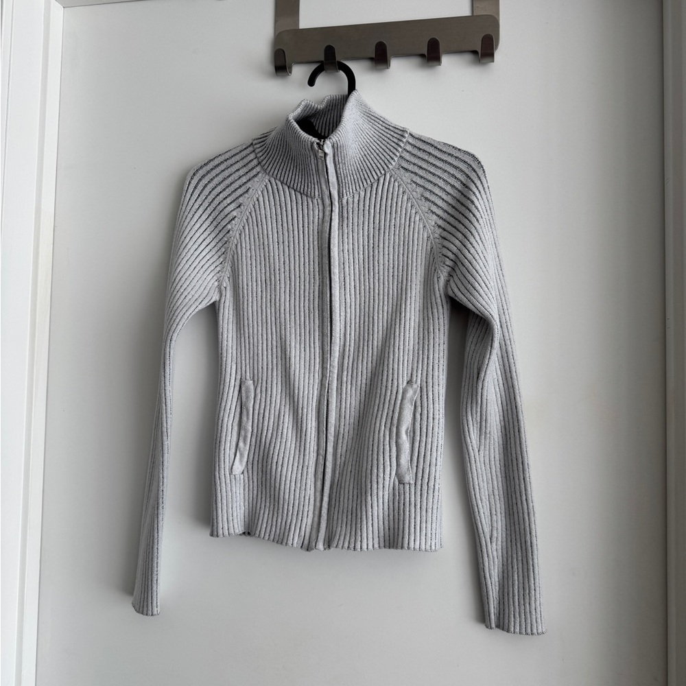 Ribbed zip up jumper (like new)